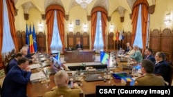 La ședința Consiliului Suprem de Apărare a Țării de pe 28 noiembrie au participat și doi dintre consilierii președintelui în domeniul securității naționale, Ion Oprișor și Mihai Șomordolea.